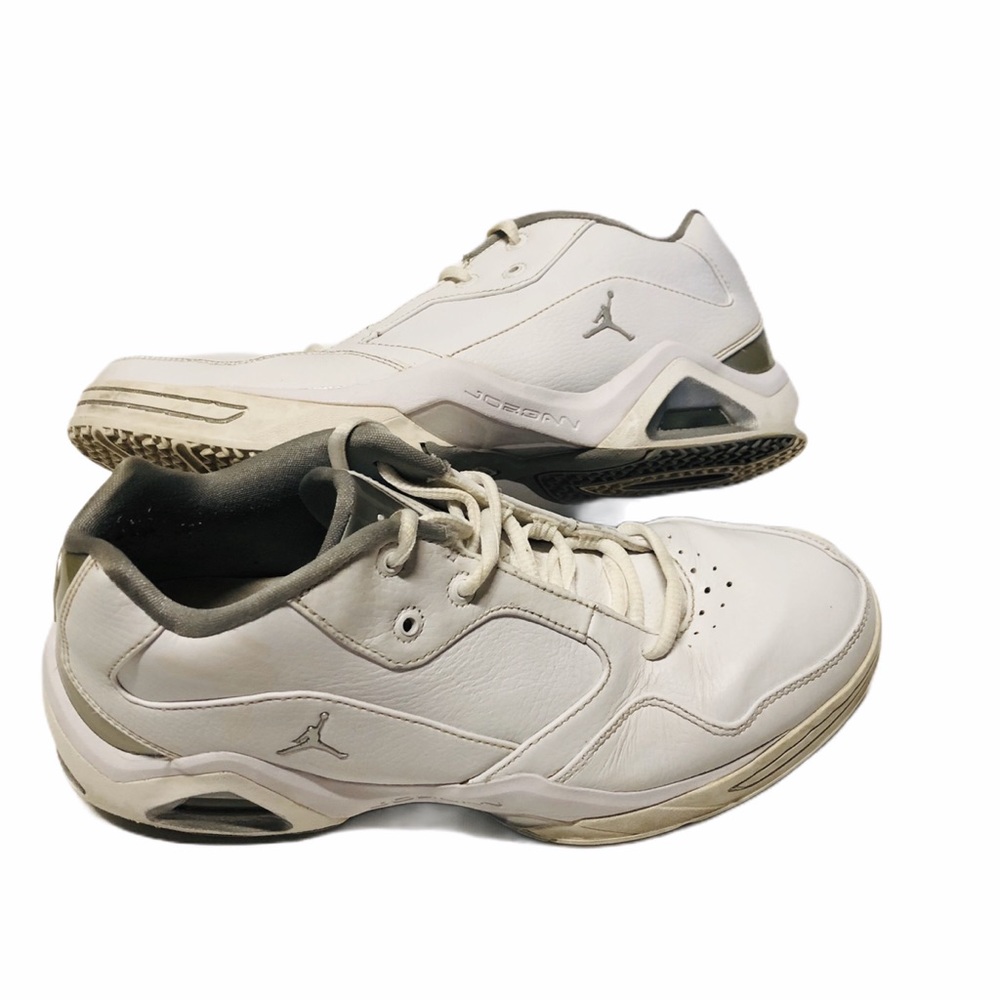 2009 Jordan 364683-101 Men’s Size 10 Shoes